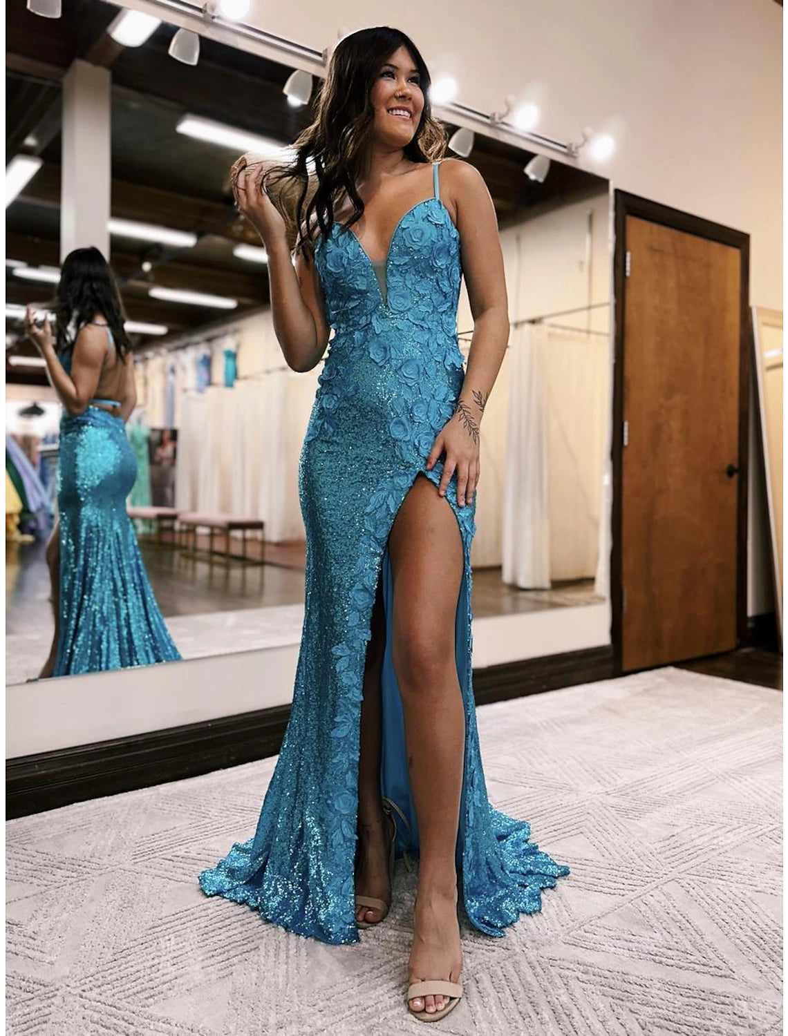 Wholesale  Mermaid / Trumpet Prom Dresses Sparkle & Shine Dress Formal Wedding Party Sweep / Brush Train Sleeveless V Neck Sequined Backless with Sequin Appliques
